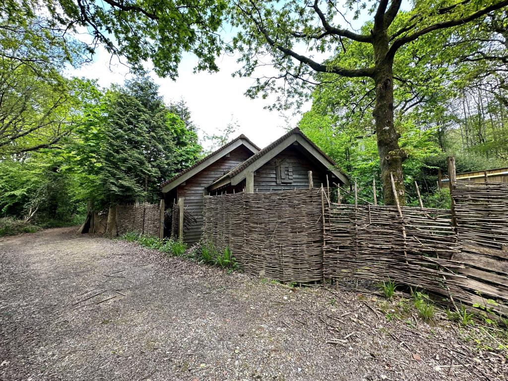 Lot: 78 - DETACHED TIMBER FRAME BARN - Wooden barn